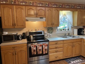Fridge, microwave, oven, stovetop - Morgan Farm - Well cared for Ranch house near Canadarago Lake (Richfield Springs)