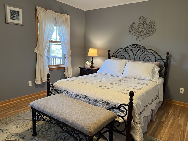 4 chambres, fer et planche à repasser, accès au Wi-Fi (inclus)