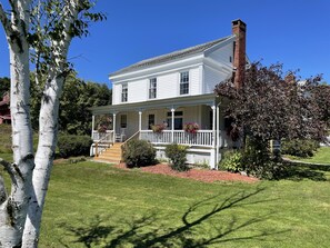 Exterior - Peterson Place - Large updated farmhouse, pool, fire pit, close to Oneonta (West Laurens)