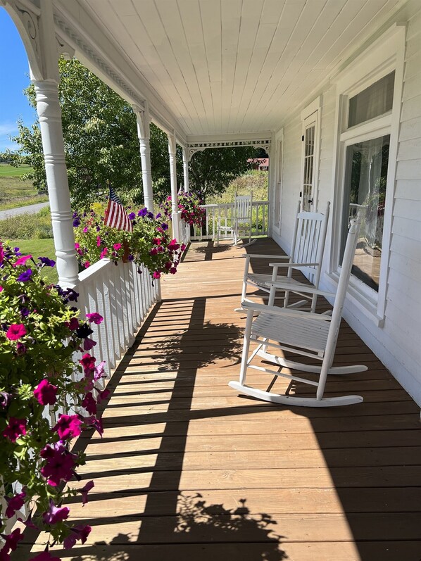 Terrace/patio - Peterson Place - Large updated farmhouse, pool, fire pit, close to Oneonta (West Laurens)