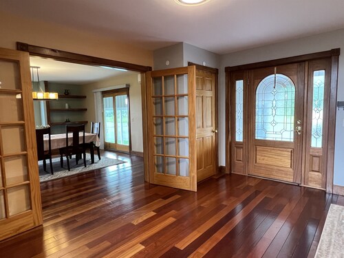 Phoenix Hill - Spacious, 7bdrm home, pool, game room and long distance views