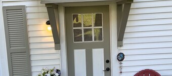 Pioneer Cottage Pristine 1 bedroom home, 5 minutes to All Star, private patio