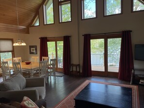 TV, ping pong - Riverbend waterfront, game room, fire pit, private dock (Maryland)