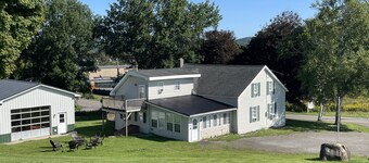 Across from Dream Park -  6 bdrms - 3 baths - game room!