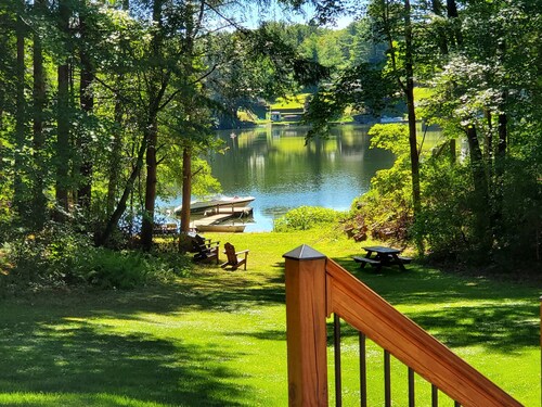 Sandy Cove-Goodyear Lake - Private, large yard, hot tub, swimming, fishing