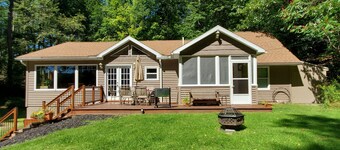 Sandy Cove-Goodyear Lake - Private, large yard, hot tub, swimming, fishing