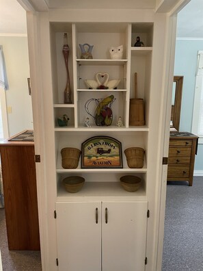 Interior - Serenity Cove - Near all baseball tournaments, swimming, fishing, fire pit (Maryland)