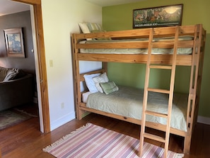 8 habitaciones, tabla de planchar con plancha y wifi gratis 