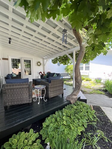 The Weathervane Majestic home, Recent renovation, pool, 5 minutes to Dreams Park