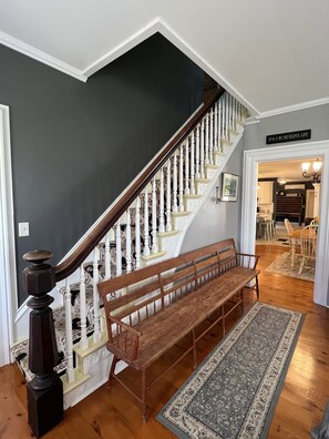 Interior - The Weathervane Majestic home, Recent renovation, pool, 5 minutes to Dreams Park (Milford)