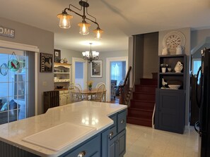 Interior - The Weathervane Majestic home, Recent renovation, pool, 5 minutes to Dreams Park (Milford)