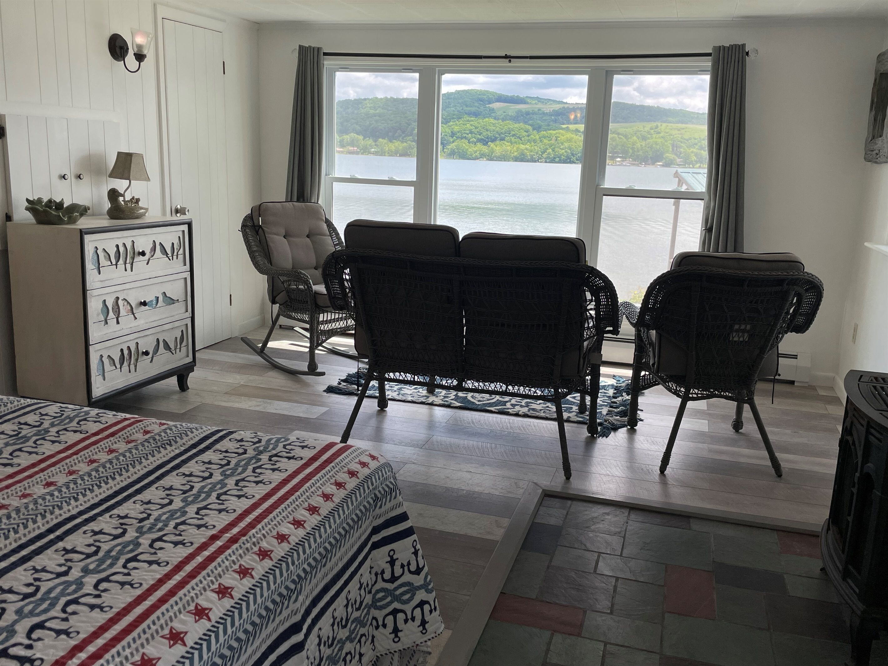 4 chambres, fer et planche à repasser, Wi-Fi gratuit, draps fournis