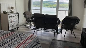 4 soverom, strykejern/-brett, wi-fi (inkludert) og sengetøy