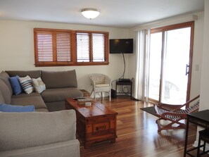 TV - Trout Brook Unit #4 - Upscale, 1 of 3 units, swimming, fishing, paddle sports (Richfield Springs)