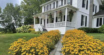 Tuscan Hills - Under 5 minutes to Dreams Park, renovated, 3 bedroom, 3 bath