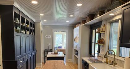 Wake Robin Cottage - Recent renovation 4 bdrm/ 4 bath home close to tournaments