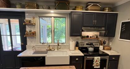 Wake Robin Cottage - Recent renovation 4 bdrm/ 4 bath home close to tournaments
