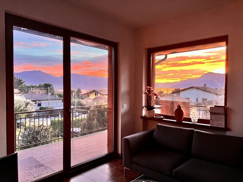Apartment 'Il Bacio Del Sole' with Lake View, Private Terrace and Shared Garden