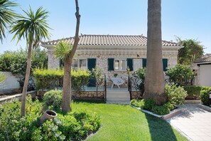 Exterior - Holiday Home "Olympia" with Shared Pool & A/C (Zakynthos)