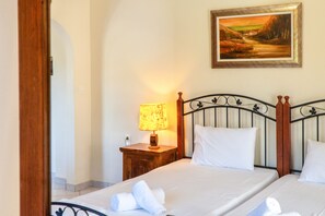 1 chambre, fer et planche Ă repasser, Wi-Fi gratuit, draps fournis