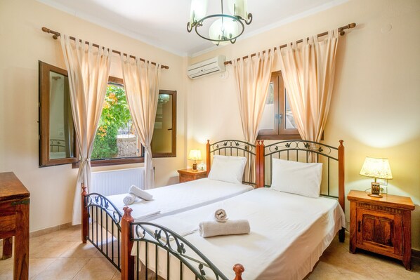 1 chambre, fer et planche à repasser, Wi-Fi gratuit, draps fournis