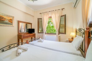 1 dormitorio, tabla de planchar con plancha, wifi gratis y ropa de cama