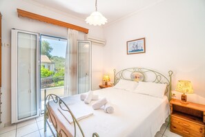 1 slaapkamer, een strijkplank/strijkijzer, gratis wifi, beddengoed