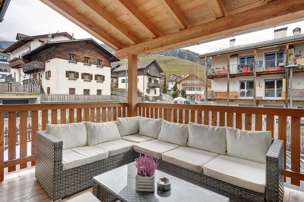 Property grounds - Apartment 'Alpin Chalet Samer Bauernstube' with Mountain View, Garden and Wi-Fi (Sarntal)