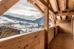 Property grounds - Apartment 'Alpin Chalet Samer Fürstenblick' with Mountain View, Terrace and Wi-Fi (Sarntal)