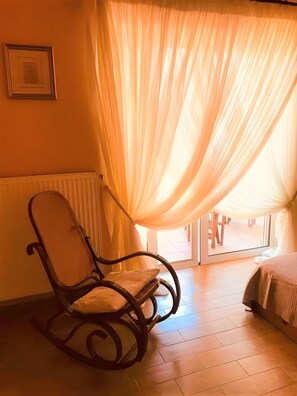 5 bedrooms, iron/ironing board, free WiFi, bed sheets