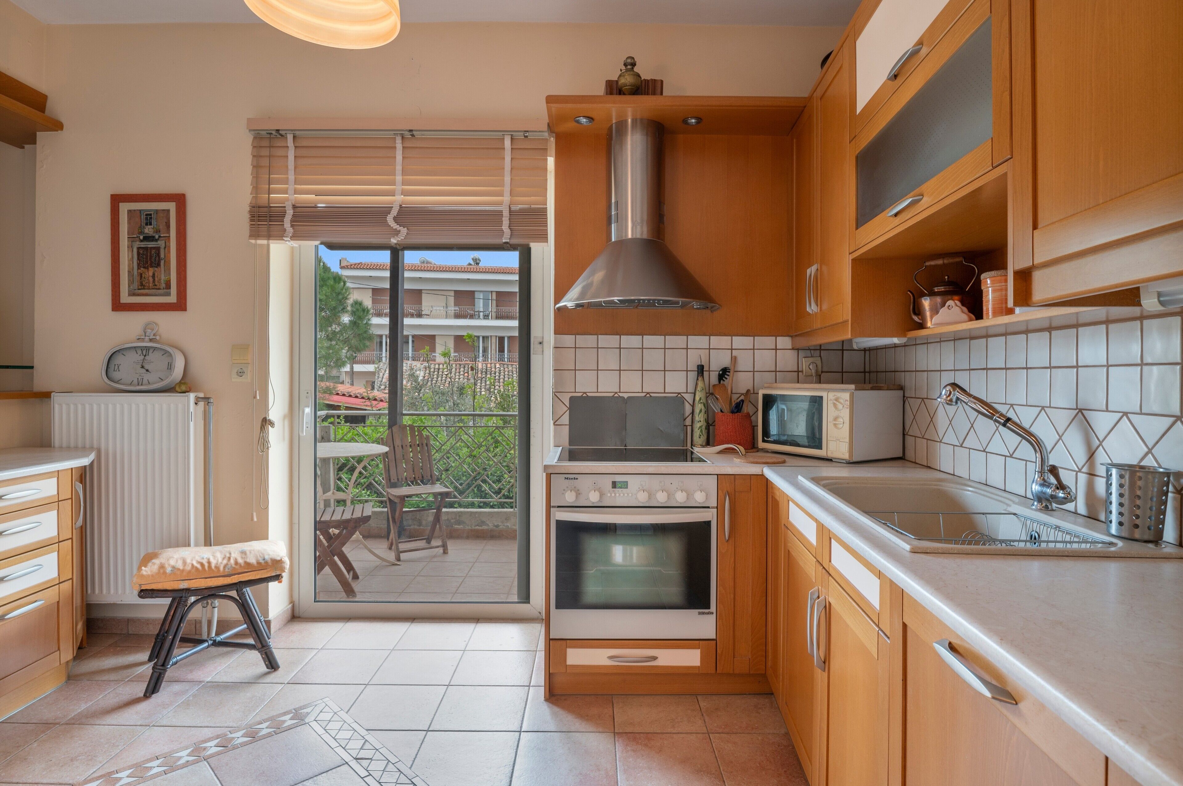 ثلاجة، ميكروويف، فرن، موقد طهي مسطح