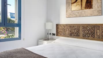 2 bedrooms, iron/ironing board, free WiFi, bed sheets