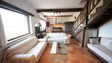 Télévision, cheminée