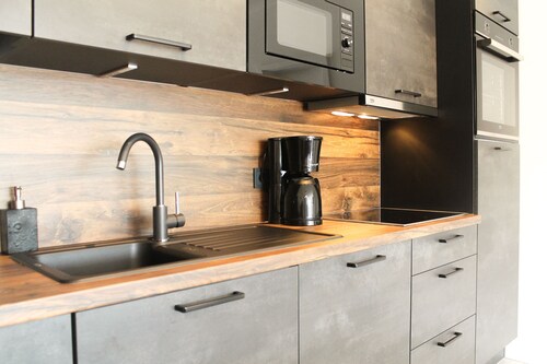 Marvel Apartment zentrumsnah mit Balkon, Parkplatz und Ladestation