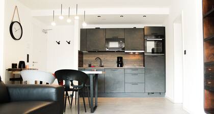 Marvel Apartment zentrumsnah mit Balkon, Parkplatz und Ladestation