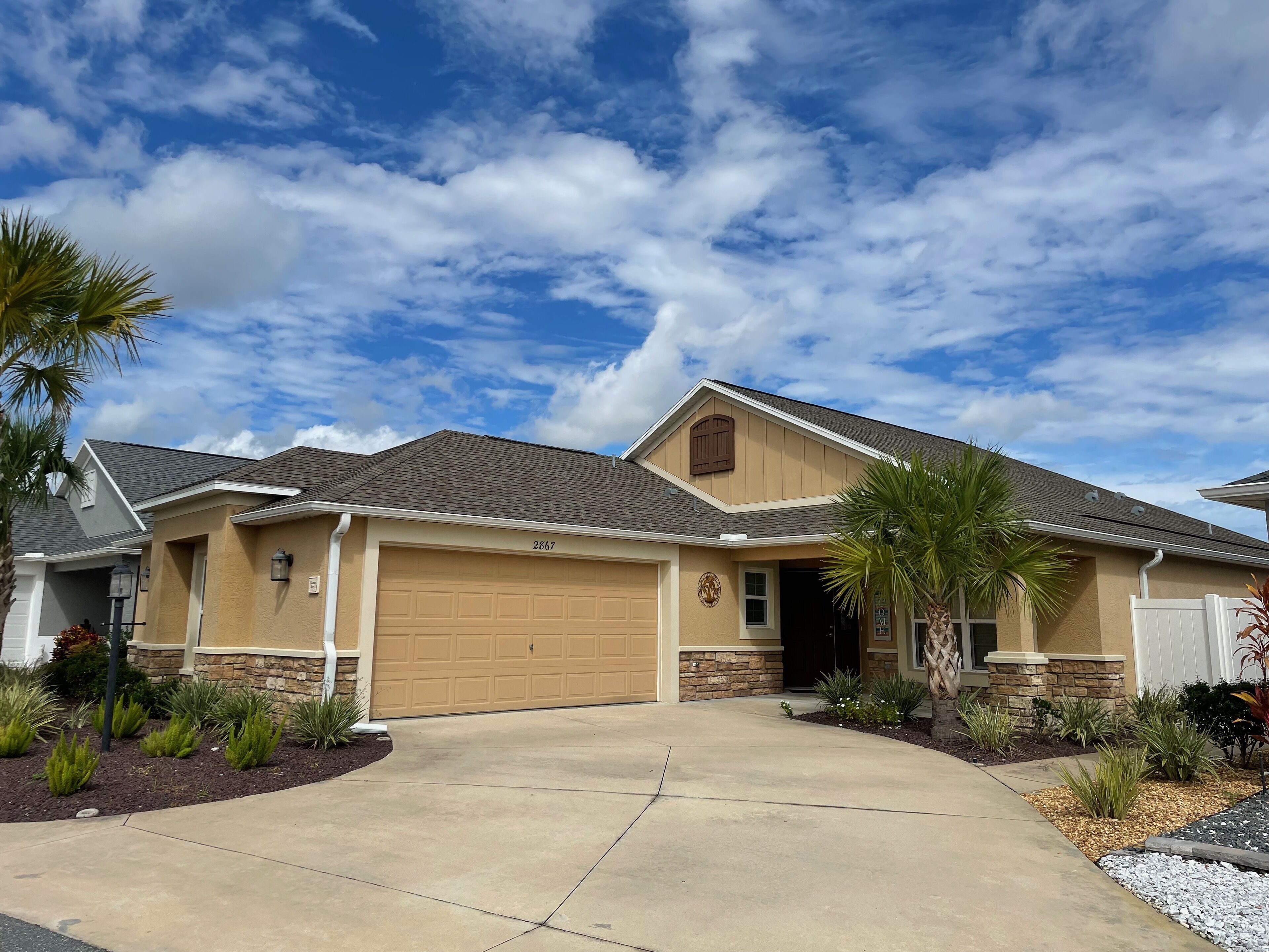 Beautiful 3/2 Villa Walking distance to Brownwood w/BBQ & Golf Cart!