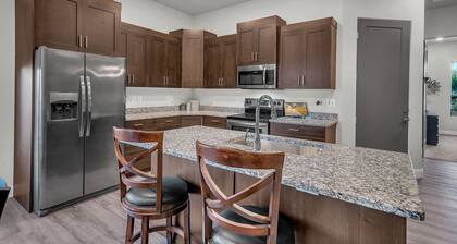 Spacious Guest House w Views! Close to Natl Parks!
