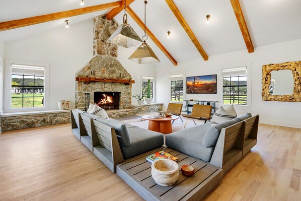 Interior - The Main House at D2 Farms I Couples retreat with hot tub and pool. (Wimbeley)