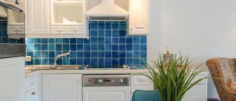 Fridge, oven, dishwasher, toaster