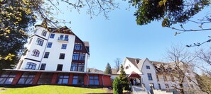 Fachada de la propiedad