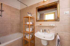 Bathtub - Villa Cicibella (Istria - Barban) (Barban)