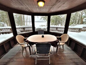 Dining - Loon Landing on Schnur Lake (Butternut)