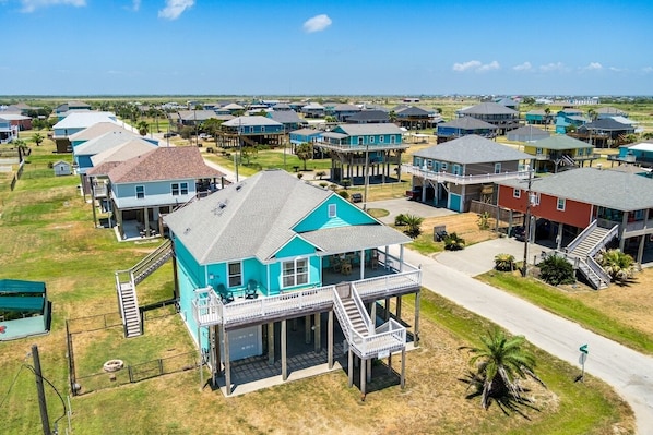 House, 3 Bedrooms | Aerial view