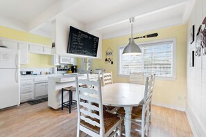 Dining - Perfect Vacation Home! (Aptos)