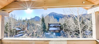 Crossroads Nordic Townhome: Spacious, On Bike Path