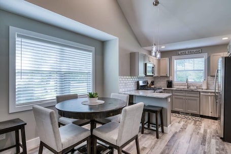 Fridge, microwave, oven, stovetop. Traverse City's West Bay Getaway - Dog Friendly!