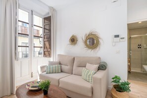2 Bedrooms Apartment | Living area