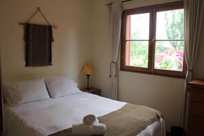 Standard Double Room, 1 Double Bed | Blackout curtains - EL ARBOL HOSTEL (La Serena)