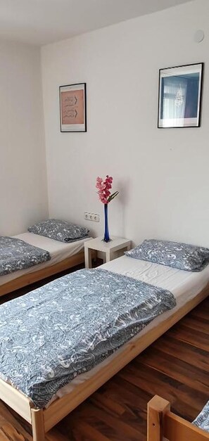 3 bedrooms, iron/ironing board, free WiFi, bed sheets
