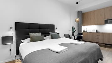 Studio Standard | MörklÀggningsgardiner, strykjÀrn/strykbrÀda och gratis barnsÀngar